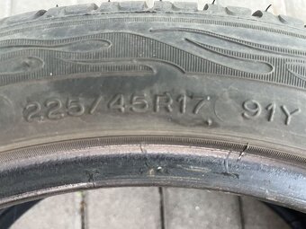 225/45R17 - 4