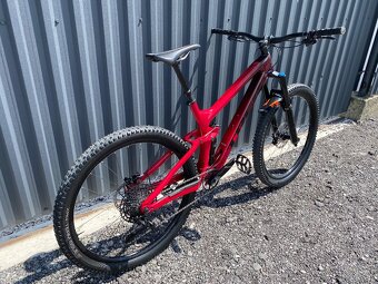 Trek Slash 9.7 Cobra Blood to Magneta Fade, Carbon - 4