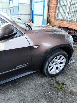 BMW X5 XDRIVE40D 2012 - zadretý motor - 4