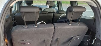 Predám rodinné auto Dacia Lodgy - 4