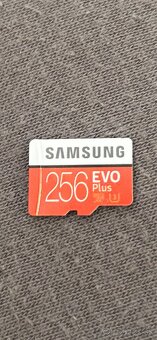 Nintendo switch Lite 256Gb z krytom a 34 hry - 4