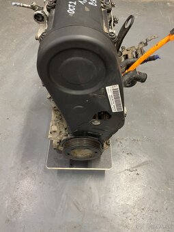 motor škoda octavia 1,6i BSE 75KW - 4