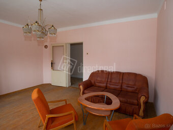 Predaj rodinného domu v centre Vlčian, pozemok 924 m2 - 4