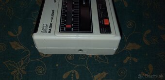 Staré rádio LCD RADIO-CLOCK na predaj - 4