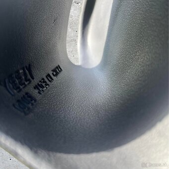 yeezy slides black bez krabice - 4