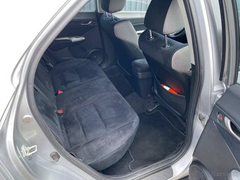 Honda Civic 1.8i 103kW benzín - 4