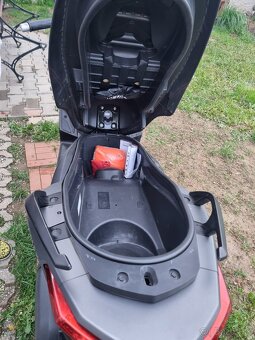 Yamaha x max 125 - 4