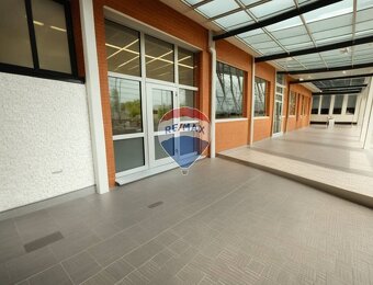 Komerčný objekt, budova, 573m2, obchody, lekár, advokát, kan - 4