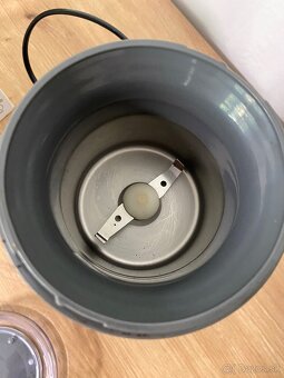 mlynček na kávu chemex filtre - 4