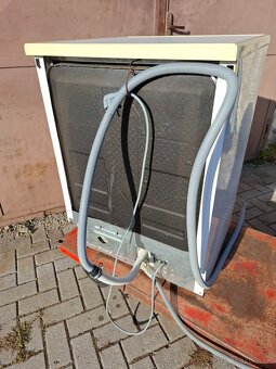 Umývačka riadu Whirlpool - 4