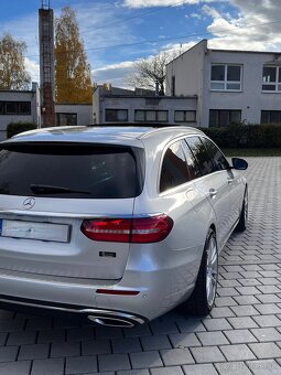 Mercedes Benz E 200d - 4