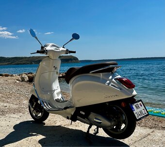 Predam VESPA PRIMAVERA 125 2900km - 4