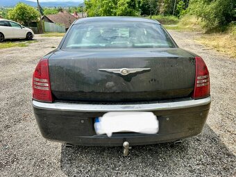 Rozpredam na N.D EU Verzia Chrysler 300C Sedan Limuzína - 4