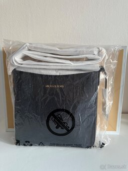 MK crossbody Jet Set Travel čierna - 4