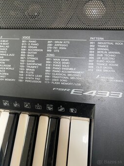 Yamaha psr E433 - 4