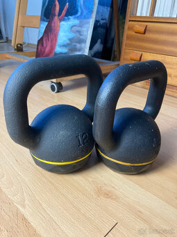 Predám liatinové kettlebely - 2x12kg a 1x20kg - 4