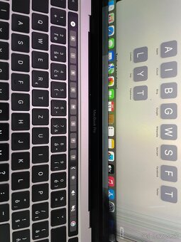 MacBook Pro 13" (M1, 2020), poškodený displej - 4