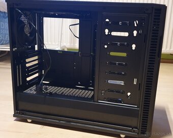 Fractal Design R6 - 4