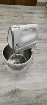 Šľahač s misou 2v1 - 4