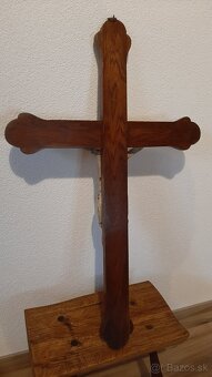 Starožitný, CELODREVENÝ kríž zo starého mlyna na chalupu. - 4