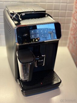 Predám automatický kávovar Phillips LatteGo 2232 - 4