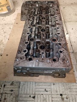 Predám hlavu valcov iveco daily 3l - 4