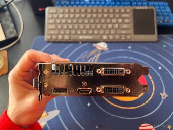 MSI AMD Radeon R9 270 2GB - 4