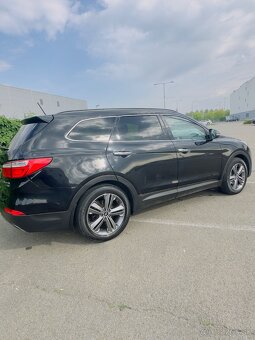 Hyundai GRAND SANTA FE 2,2 CRDi - 4