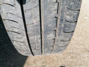 215/60r17C - 4