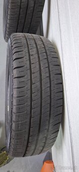 Michelin Agilis 215/65 r16c - 4