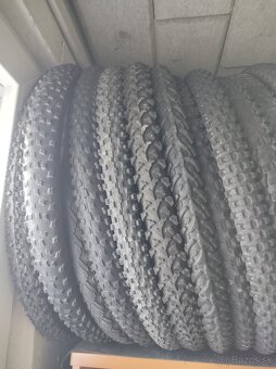 {16}  Plášte pre 20, 26, 27, 29 - 4