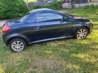Predám auto značky Opel Tigra Twintop cabrio 1,3CDTI - 4