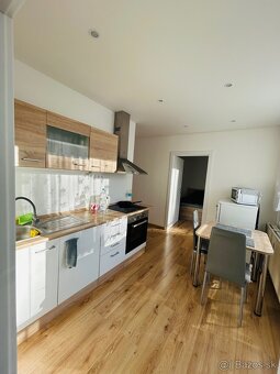 🏡ModernĂ˝ 2-izbovĂ˝ byt na SĂdlisku III, na ulici Antona PrĂd - 4