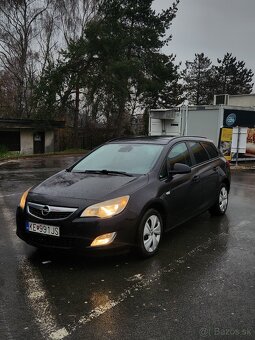 Opel Astra J Sport Tourer 2012 - 4