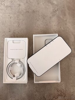 iPhone 15 Black 128GB NOVÝ - 4