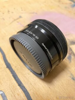 Sony 16-50 f3.5-5.6 OSS - 4