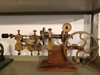 Starý sústruh na hodiny - 4