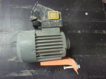 ELEKTROMOTOR Z MÍCHAČKY NA 220 V - 4