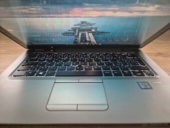 HP EliteBook 820 G3 /i5-6300U/8GB RAM/Touch FHD/256GB SSD - 4