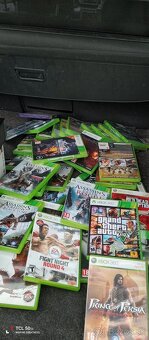 XBox 360slim, 4GB ,2x joystick 🕹️ , 5 hier grátis - 4