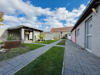 Na predaj priestranný 4i RD v obci Gajary. - 4