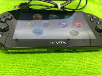 PS VITA PCH-2016 - LCD displej +8gb karta - 4