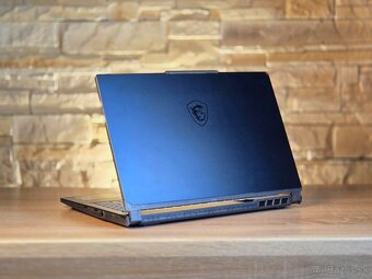 MSI CYBORG 15 i5 RTX 4060 8GB/ i5 12th/ 16GB RAM/ 1TB - 4