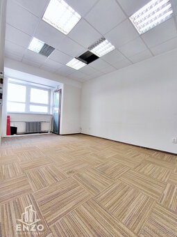 Priestor v polyfunkčnej budove na prenájom 210 m2 - 4
