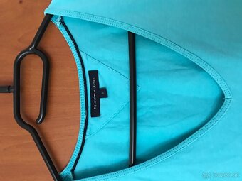 TOMMY HILFIGER originál azurove damske tricko S - 4