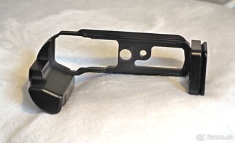 Grip pre Olympus OMD M5 - 4