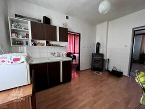 NEWCASTE⏐Na predaj 5 izbový rodinný dom v obci Vyhne - 4