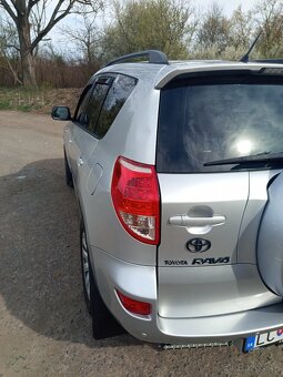 Toyota Rav4 - 4
