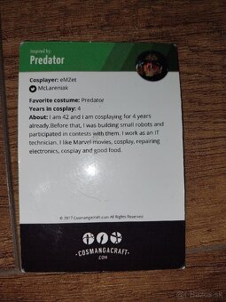 Predator holo card - 4