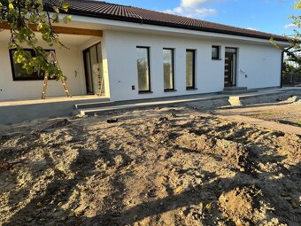 Velká (pravá,ľavá) 4izbová-bytová jednotka(súčast dvojdomu) - 4